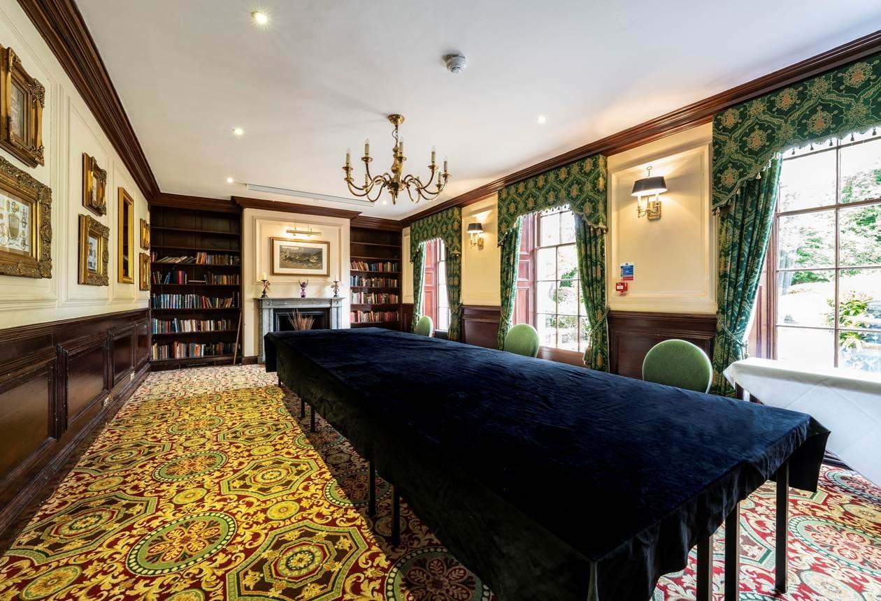 Hotel Hall 4*