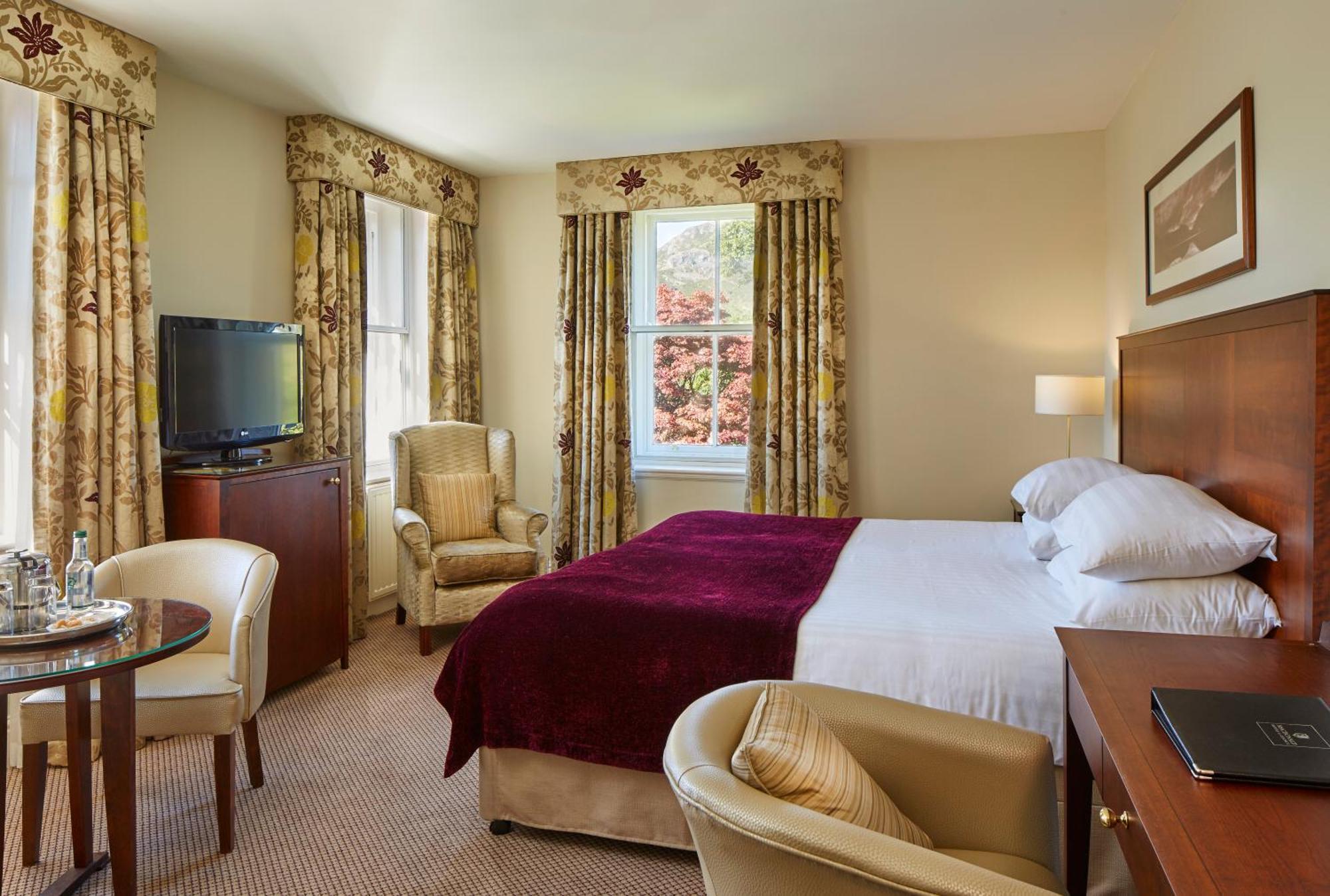 Hotel Hall 4*